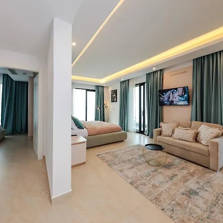 Tanushaj Beach ホテル 5*